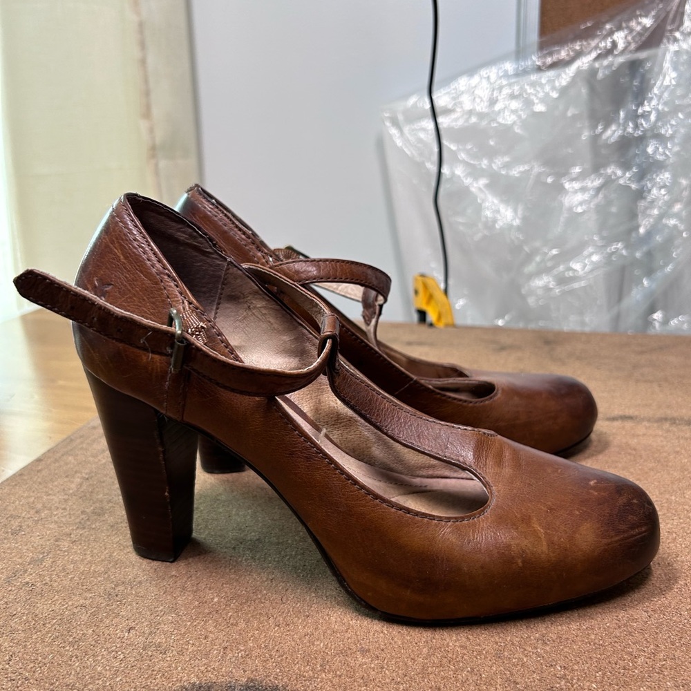 Frye Heeled Shoes 9.5 GUC